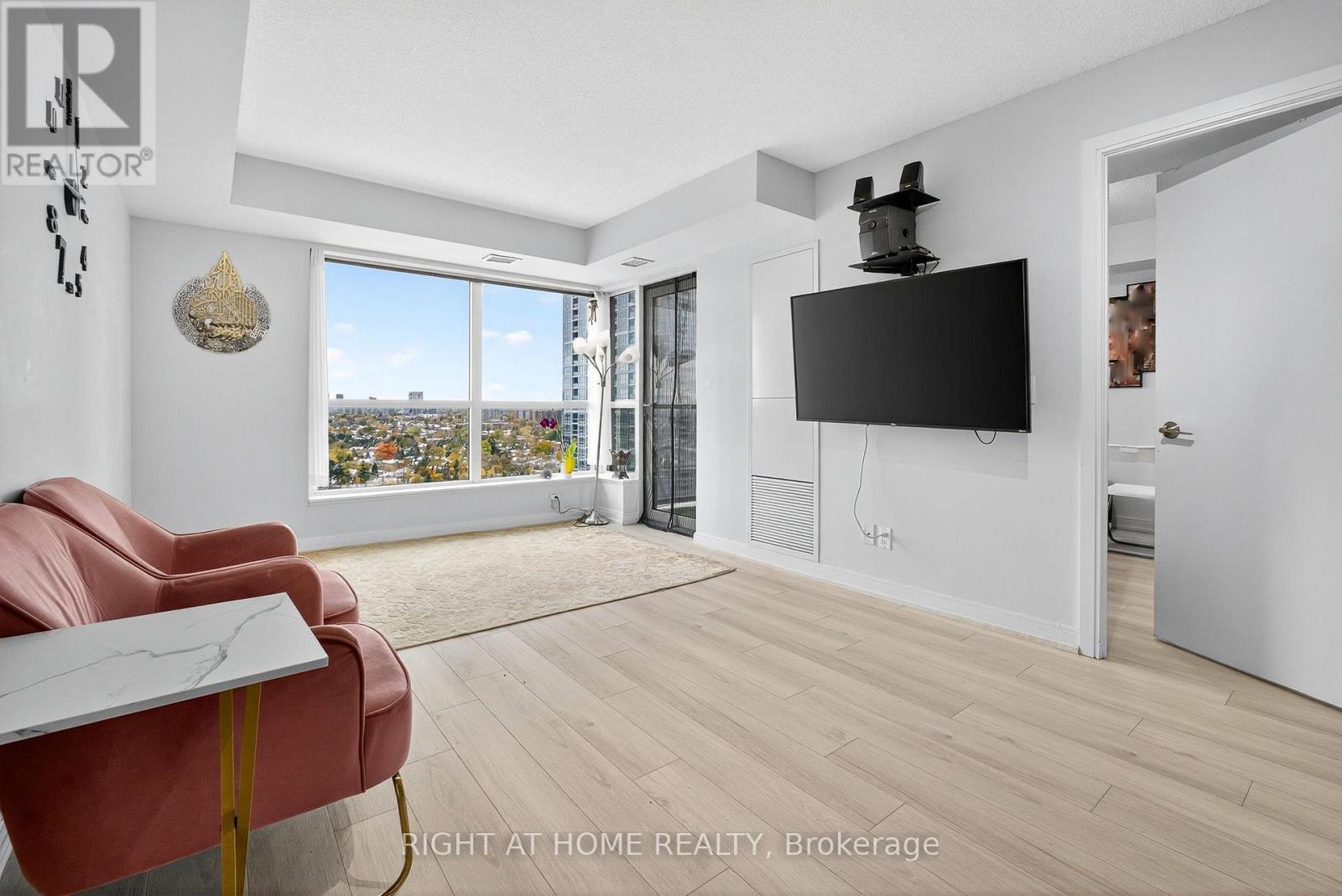 2015 - 181 Village Green Square, Toronto, Ontario  M1S 0K6 - Photo 11 - E12538212