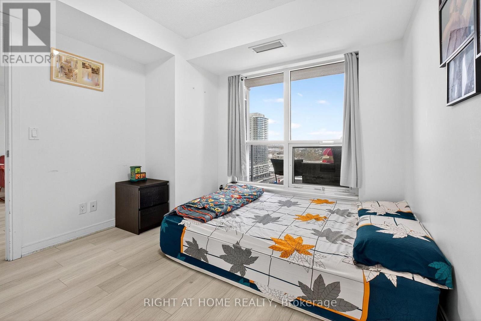 2015 - 181 Village Green Square, Toronto, Ontario  M1S 0K6 - Photo 13 - E12538212