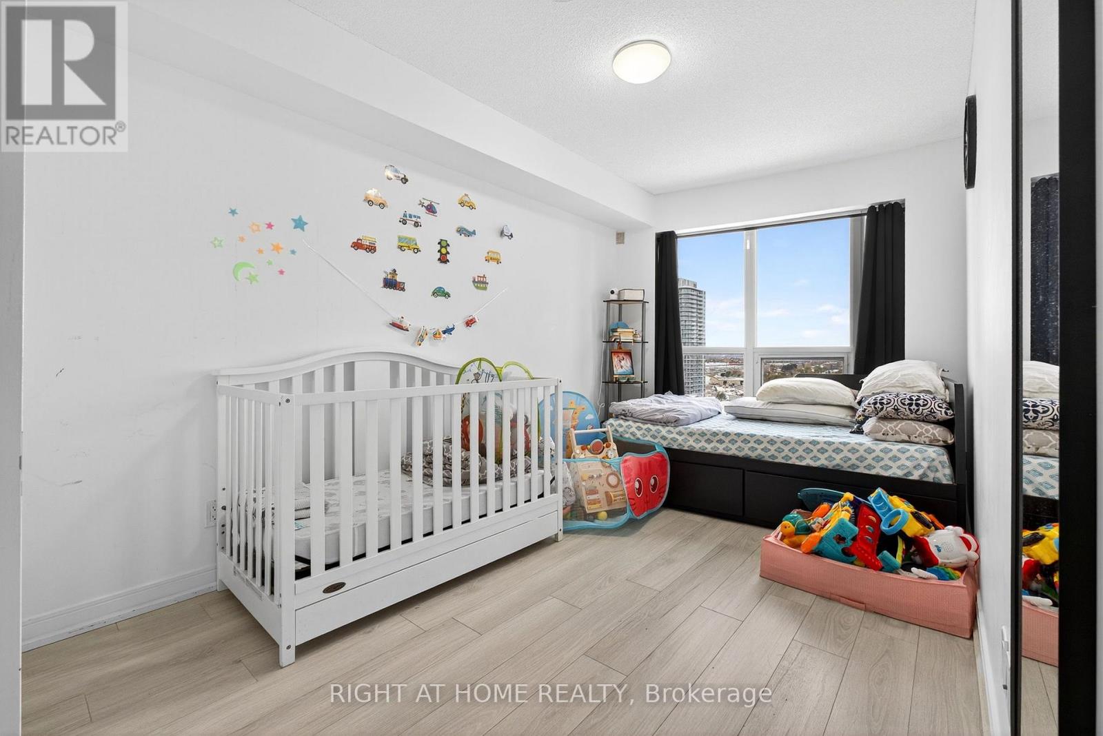 2015 - 181 Village Green Square, Toronto, Ontario  M1S 0K6 - Photo 15 - E12538212