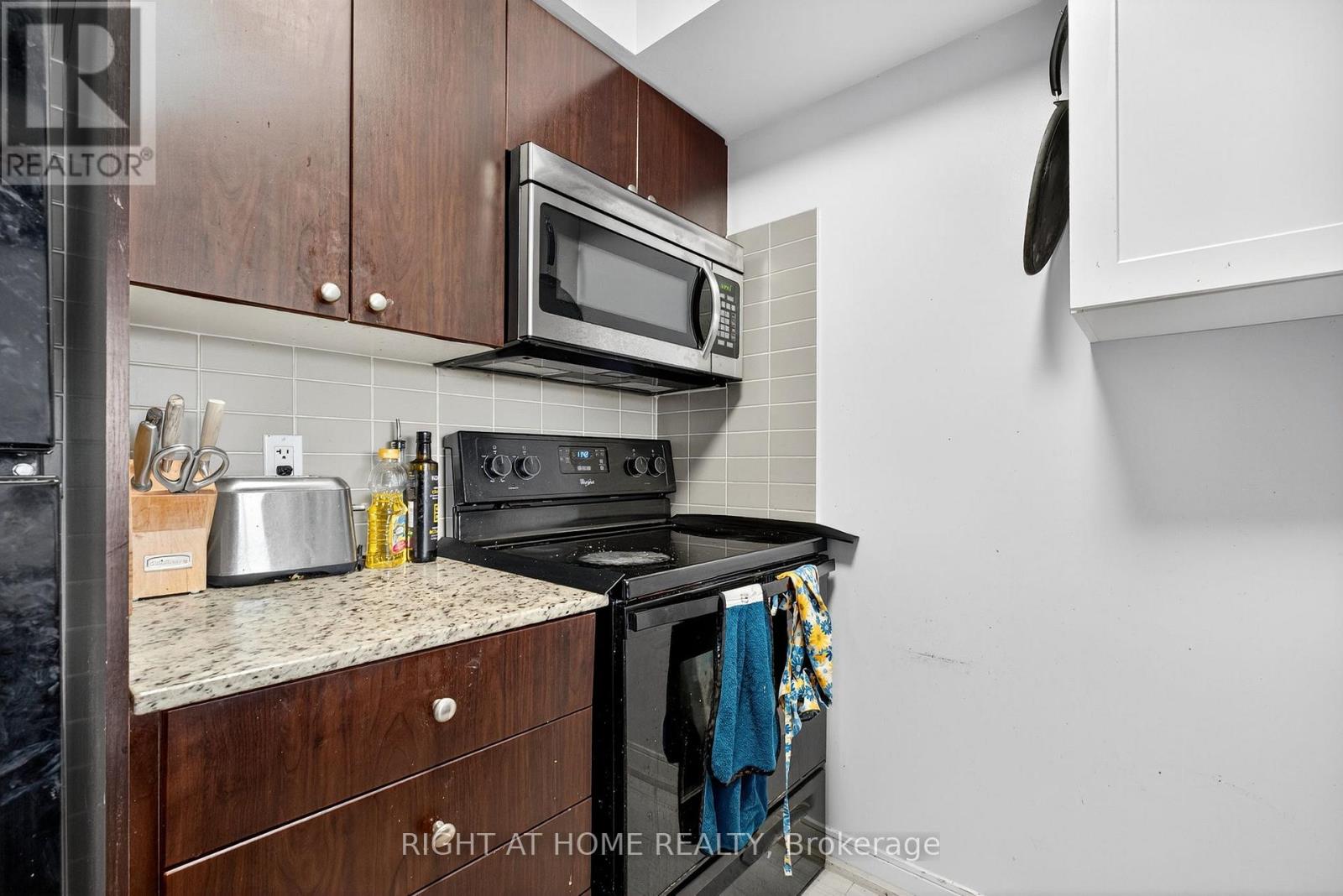 2015 - 181 Village Green Square, Toronto, Ontario  M1S 0K6 - Photo 18 - E12538212