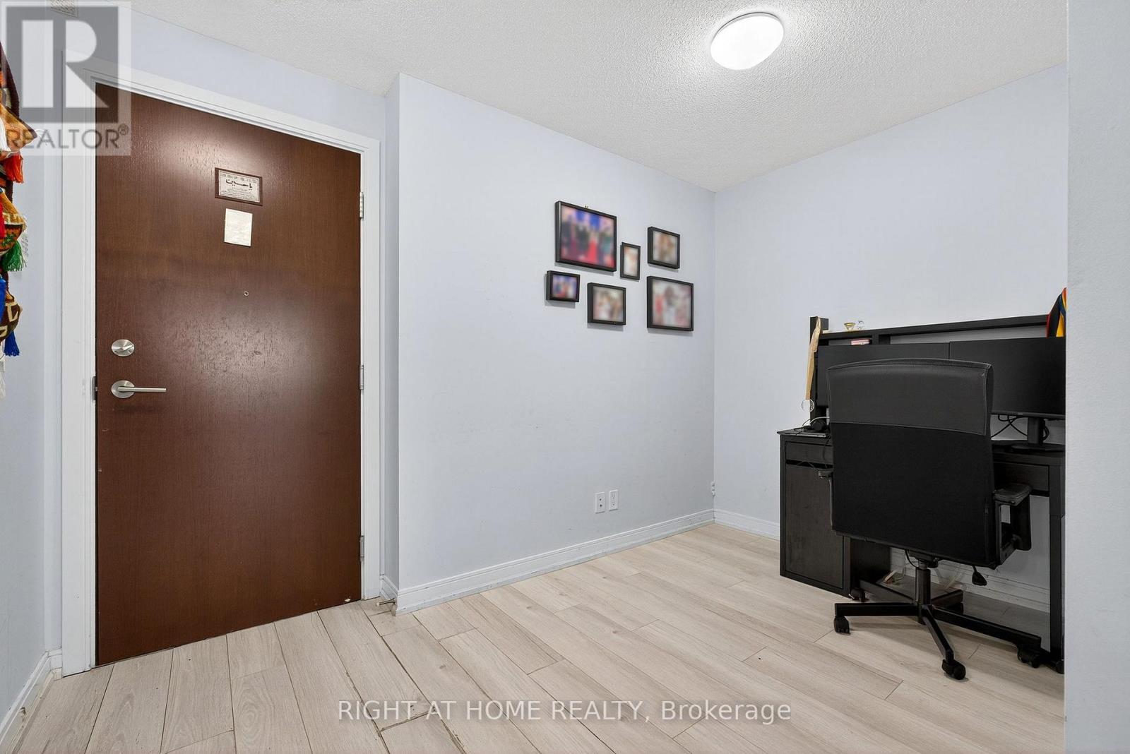 2015 - 181 Village Green Square, Toronto, Ontario  M1S 0K6 - Photo 5 - E12538212