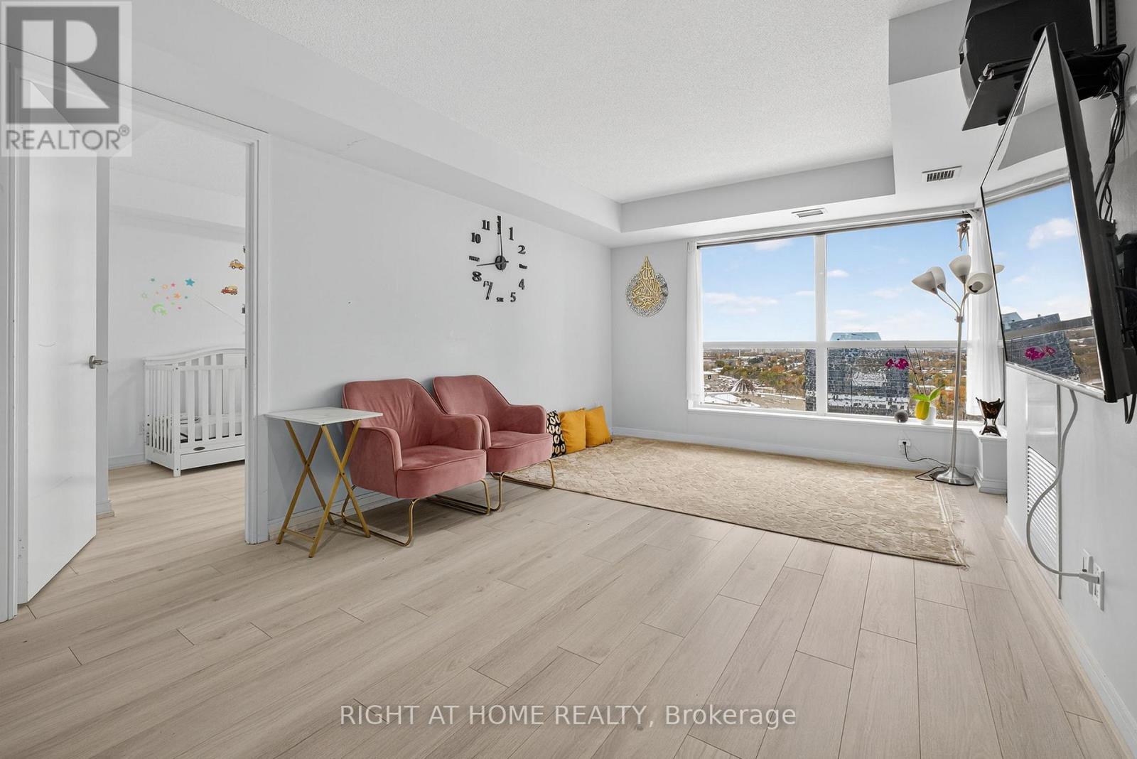 2015 - 181 Village Green Square, Toronto, Ontario  M1S 0K6 - Photo 8 - E12538212