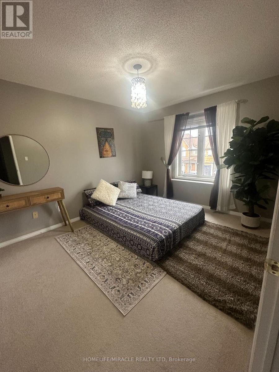 41 Playfair Road, Whitby, Ontario  L1N 9S6 - Photo 10 - E12538766