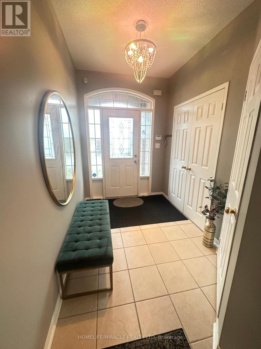 41 Playfair Road, Whitby, Ontario  L1N 9S6 - Photo 3 - E12538766