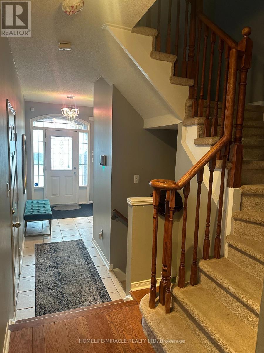 41 Playfair Road, Whitby, Ontario  L1N 9S6 - Photo 4 - E12538766