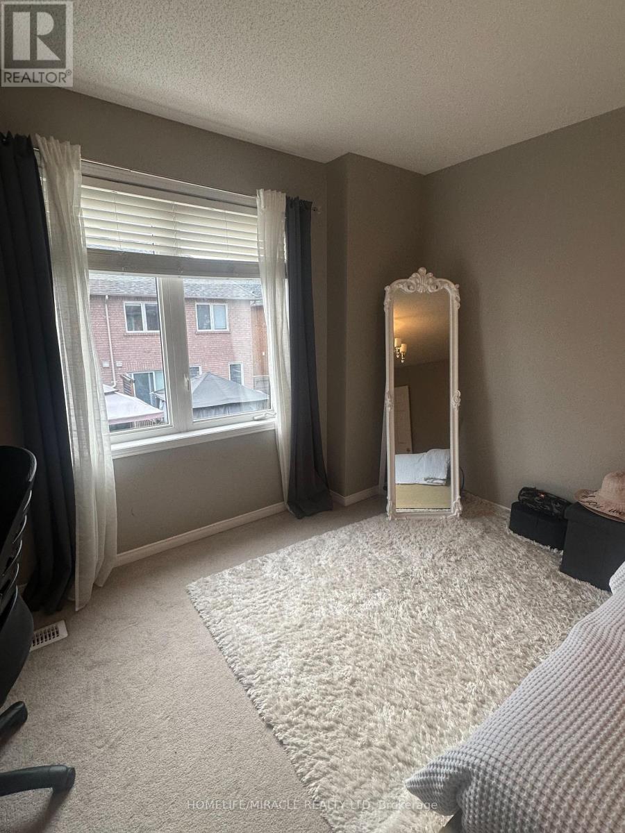 41 Playfair Road, Whitby, Ontario  L1N 9S6 - Photo 7 - E12538766