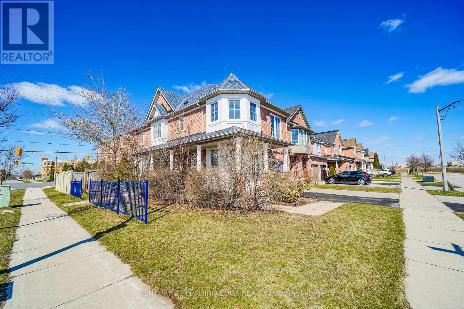 2 Oglevie Drive, Whitby, Ontario L1R 2Y4 - Photo 2 - E12538770