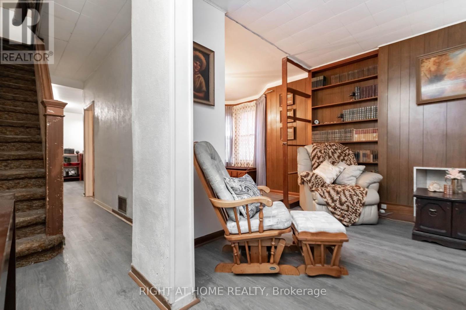 18 Mallon Avenue, Toronto, Ontario  M4M 1P8 - Photo 12 - E12538772