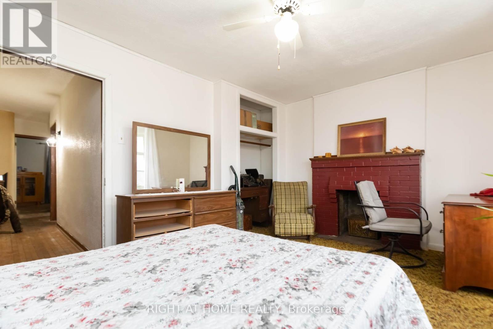 18 Mallon Avenue, Toronto, Ontario  M4M 1P8 - Photo 15 - E12538772