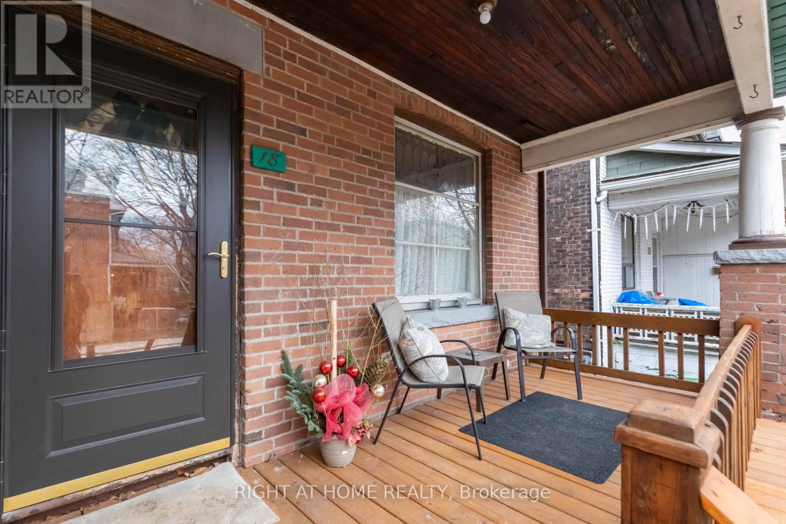 18 Mallon Avenue, Toronto, Ontario  M4M 1P8 - Photo 2 - E12538772