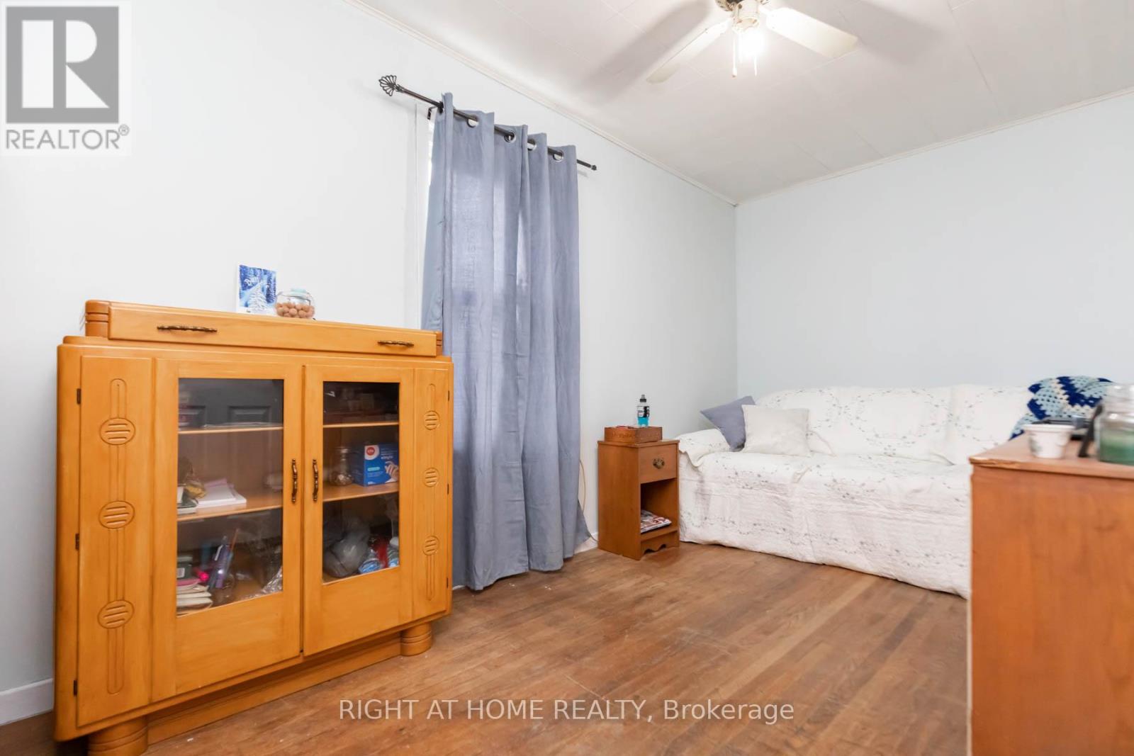 18 Mallon Avenue, Toronto, Ontario  M4M 1P8 - Photo 20 - E12538772