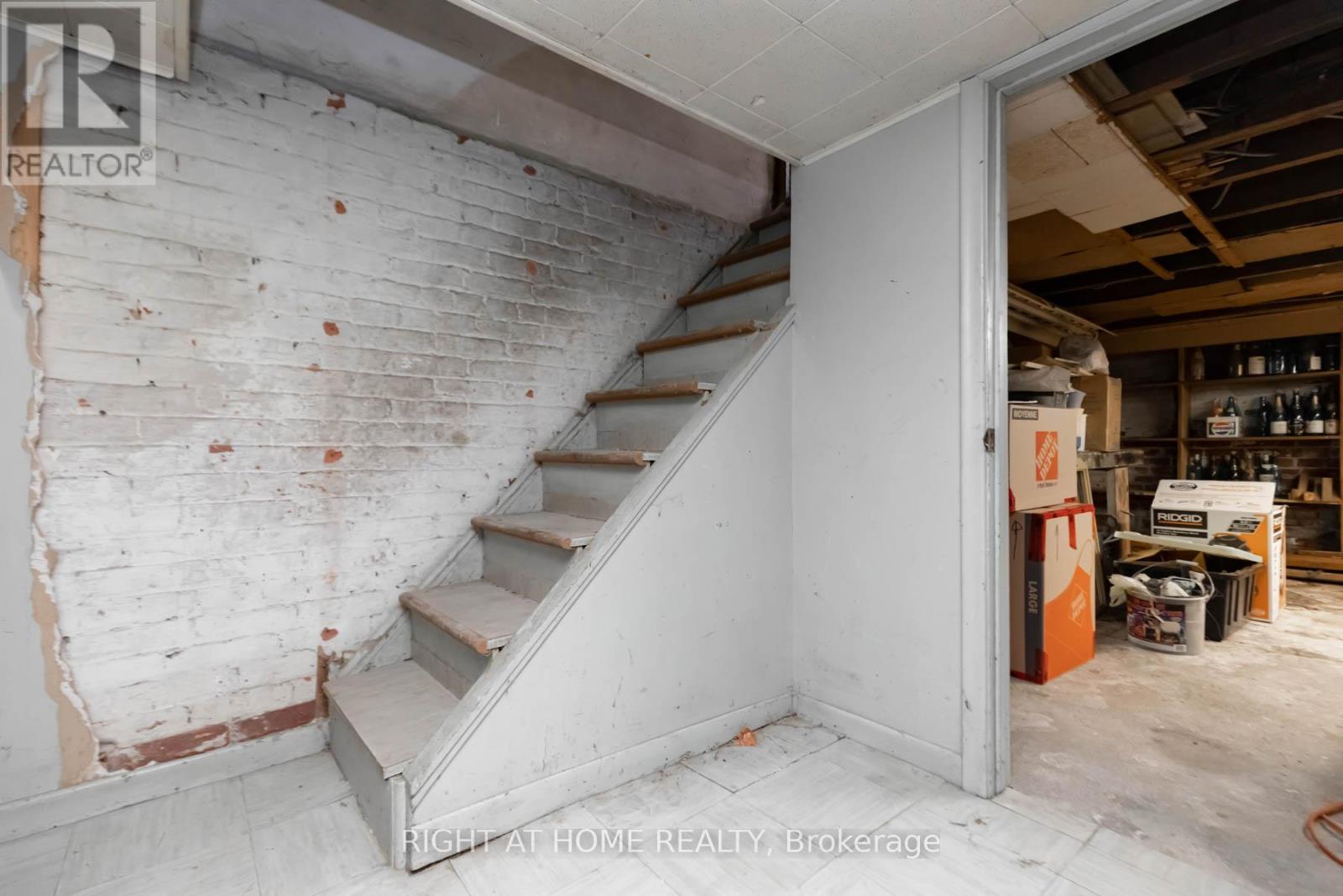 18 Mallon Avenue, Toronto, Ontario  M4M 1P8 - Photo 23 - E12538772