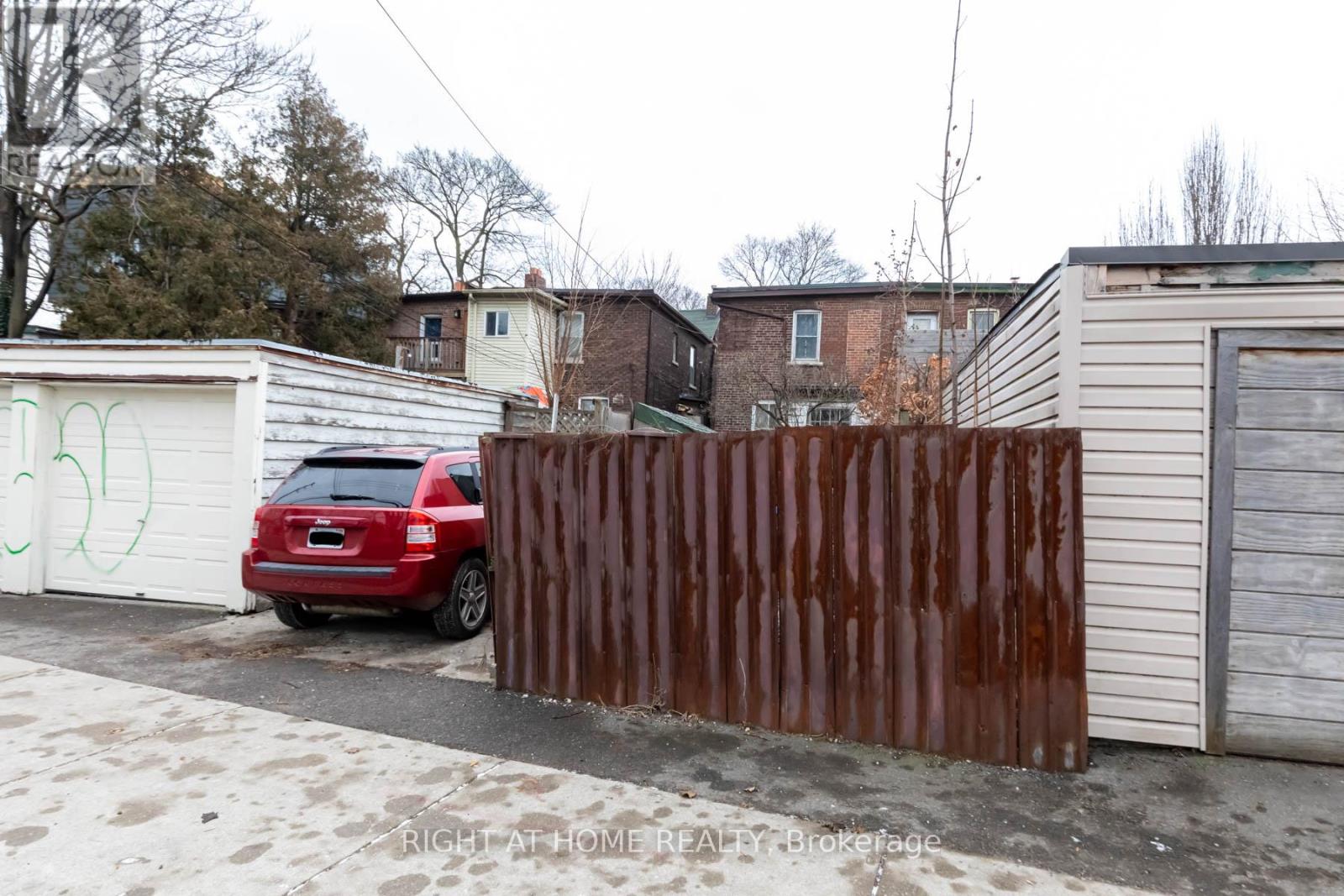 18 Mallon Avenue, Toronto, Ontario  M4M 1P8 - Photo 27 - E12538772