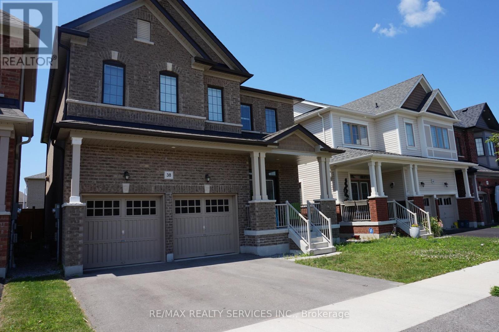 38 Arthur Mclaughlin Street, Clarington, Ontario  L1C 0T6 - Photo 2 - E12538786