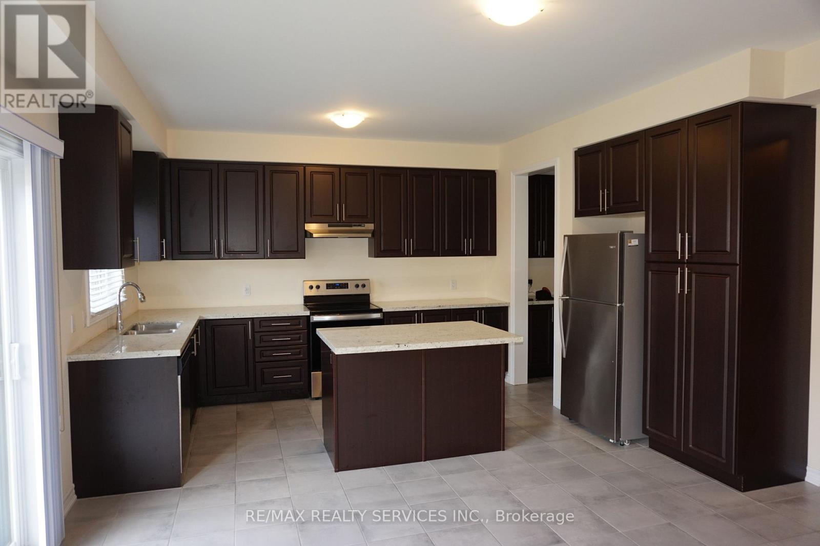 38 Arthur Mclaughlin Street, Clarington, Ontario  L1C 0T6 - Photo 6 - E12538786