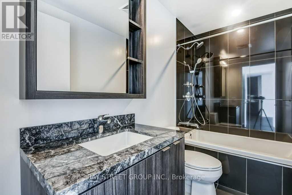 1605 - 125 Blue Jays Way, Toronto, Ontario  M5V 0N5 - Photo 9 - C12501424