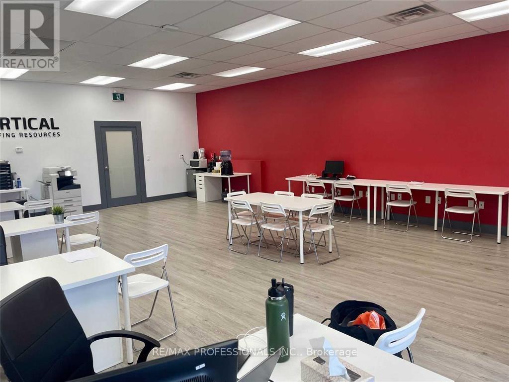 2 - 312 Grays Road, Hamilton, Ontario  L8E 1V2 - Photo 7 - X12537680