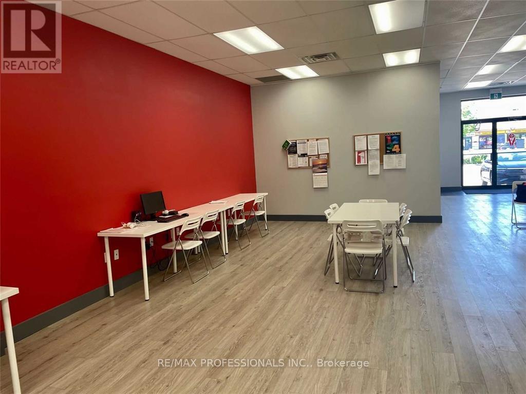 2 - 312 Grays Road, Hamilton, Ontario  L8E 1V2 - Photo 8 - X12537680