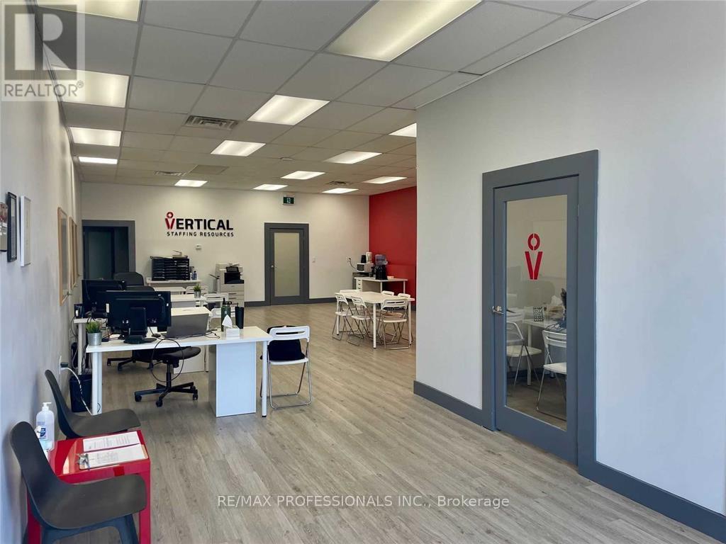 2 - 312 Grays Road, Hamilton, Ontario  L8E 1V2 - Photo 6 - X12537680