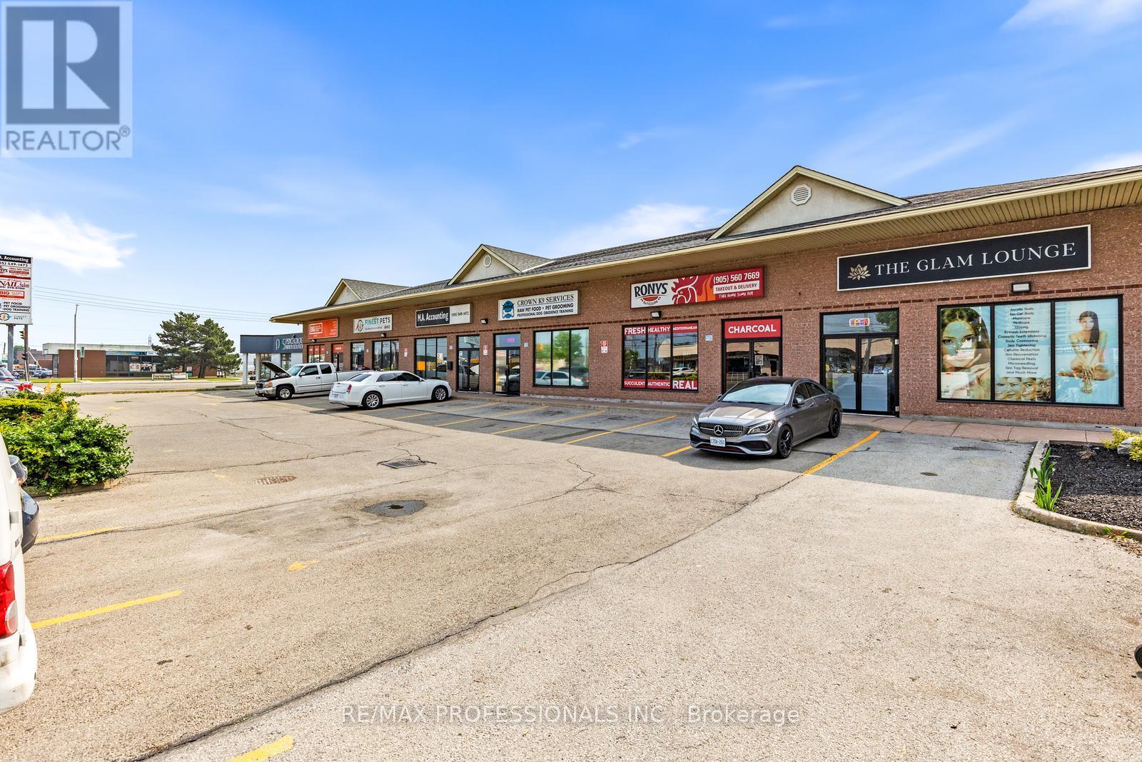2 - 312 Grays Road, Hamilton, Ontario  L8E 1V2 - Photo 4 - X12537680