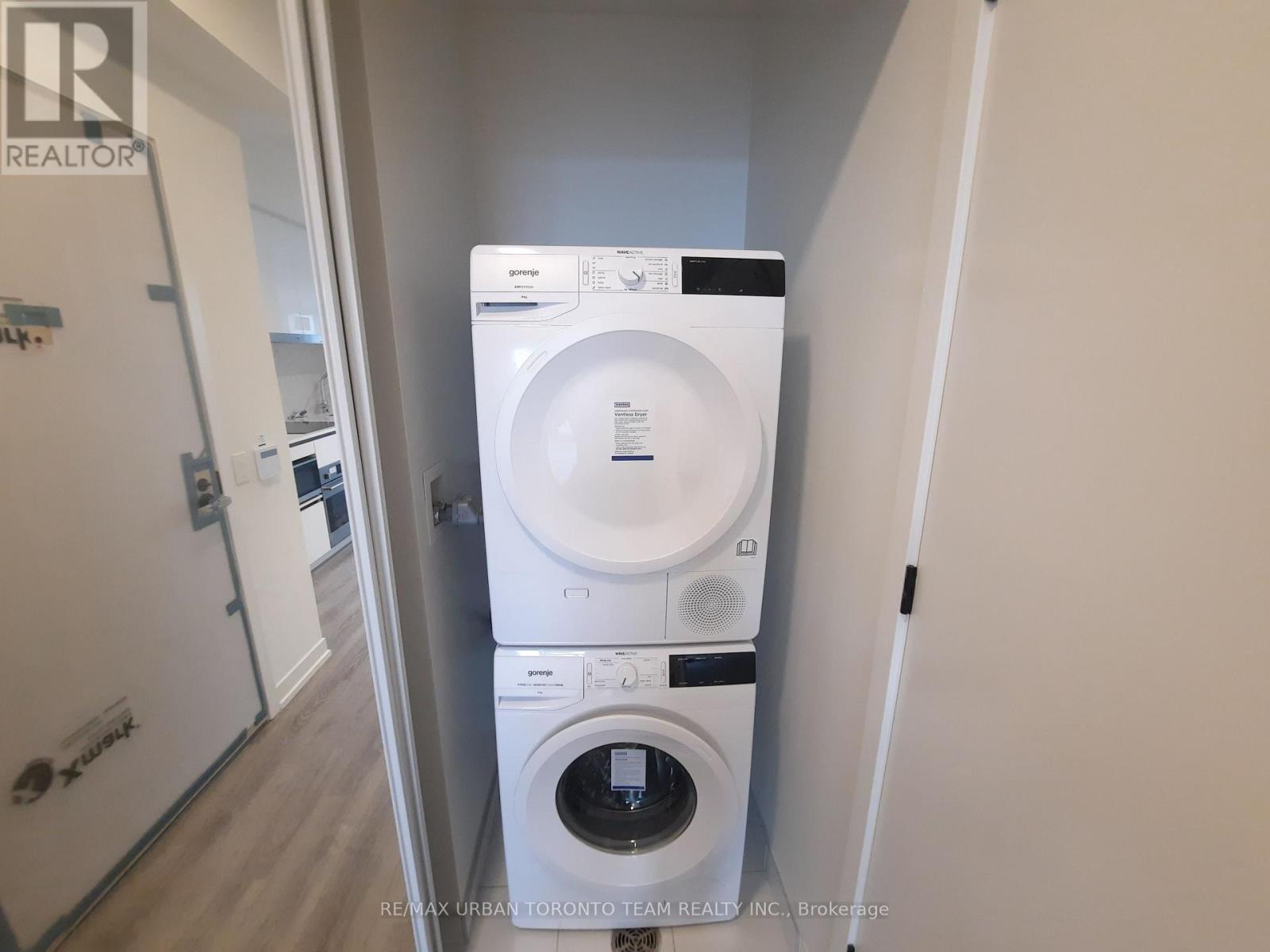 1108 - 8 Interchange Way, Vaughan, Ontario  L4K 5Z7 - Photo 8 - N12538686