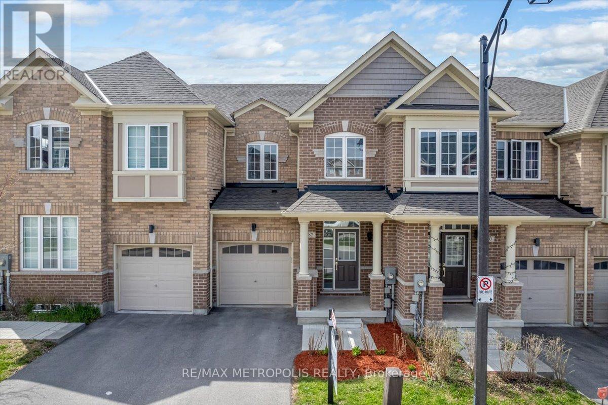 82 DUNDONALD TRAIL, Newmarket, Ontario