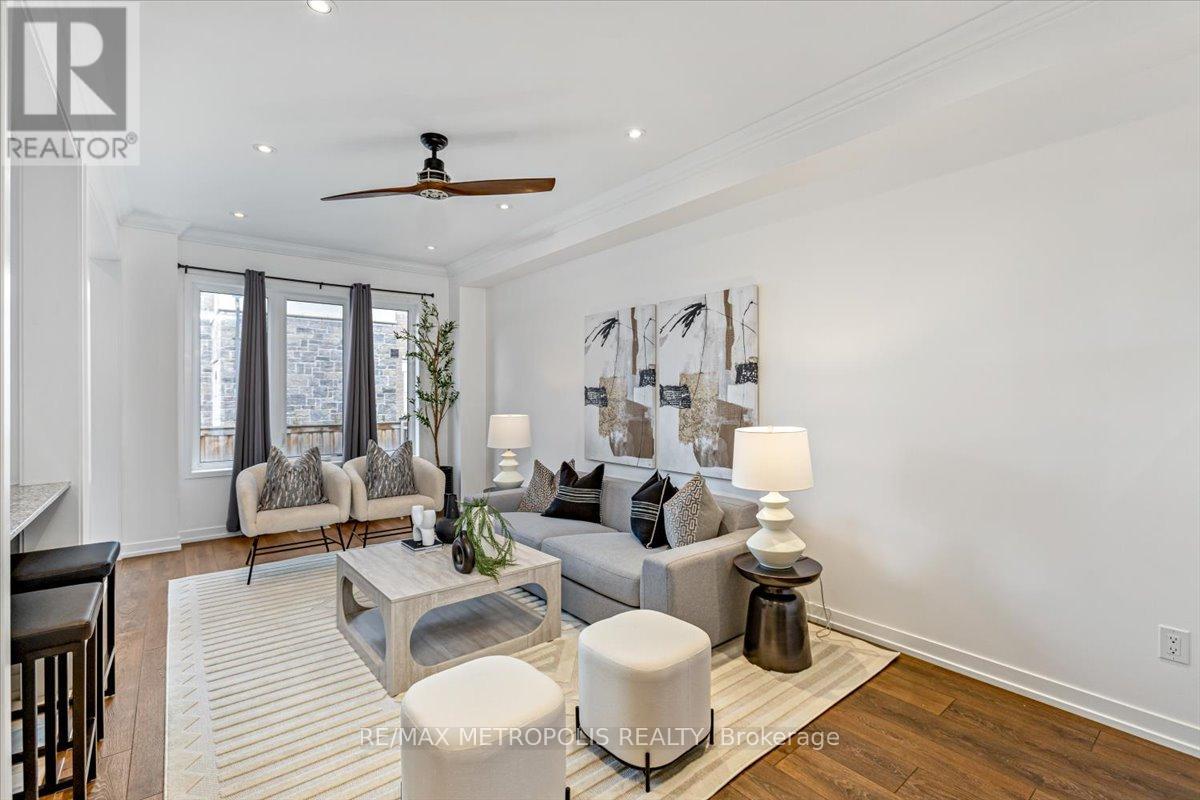 82 Dundonald Trail, Newmarket, Ontario  L3Y 0E3 - Photo 14 - N12538734