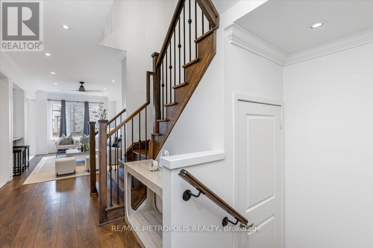 82 Dundonald Trail, Newmarket, Ontario  L3Y 0E3 - Photo 15 - N12538734