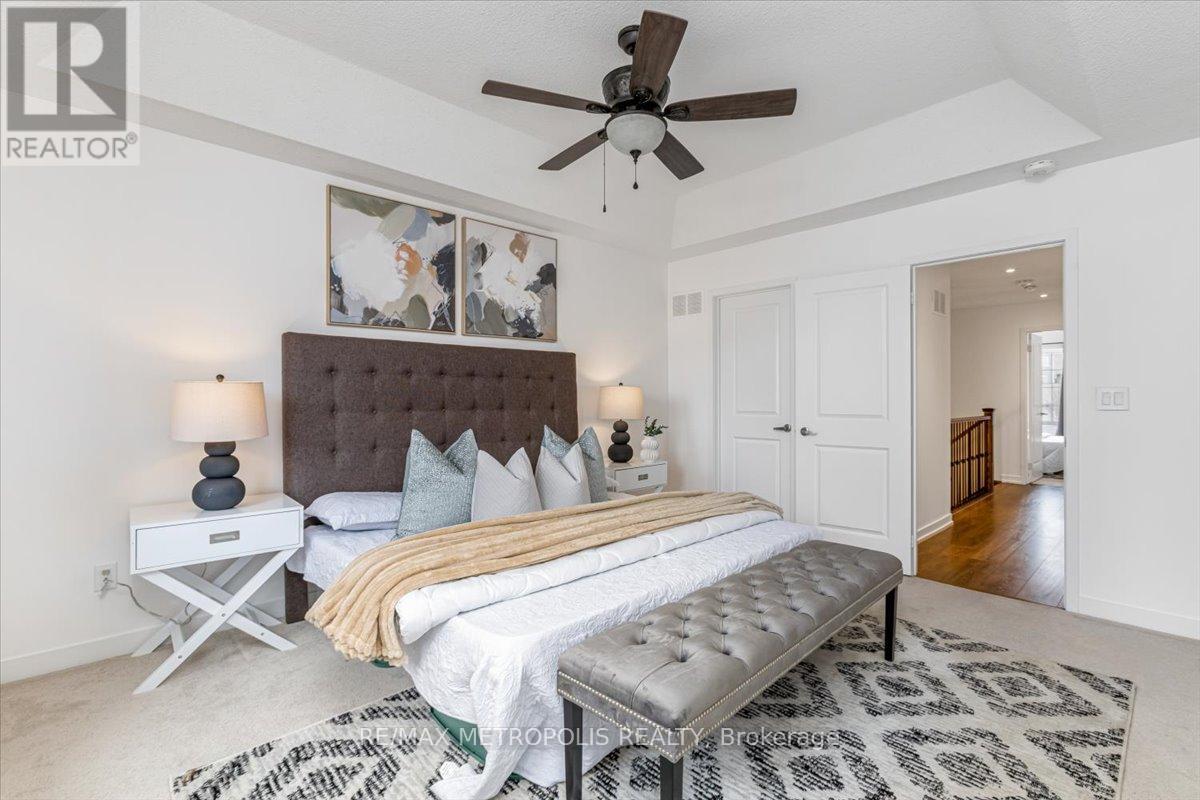 82 Dundonald Trail, Newmarket, Ontario  L3Y 0E3 - Photo 18 - N12538734