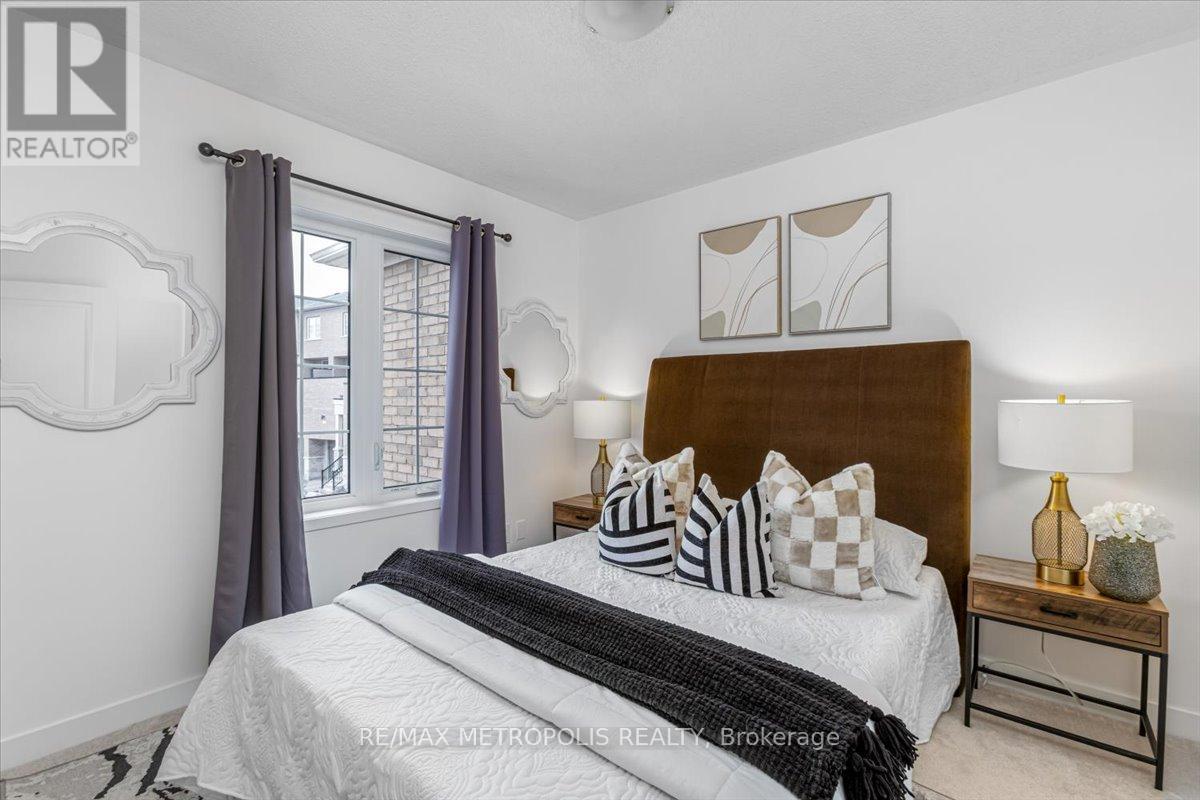 82 Dundonald Trail, Newmarket, Ontario  L3Y 0E3 - Photo 23 - N12538734