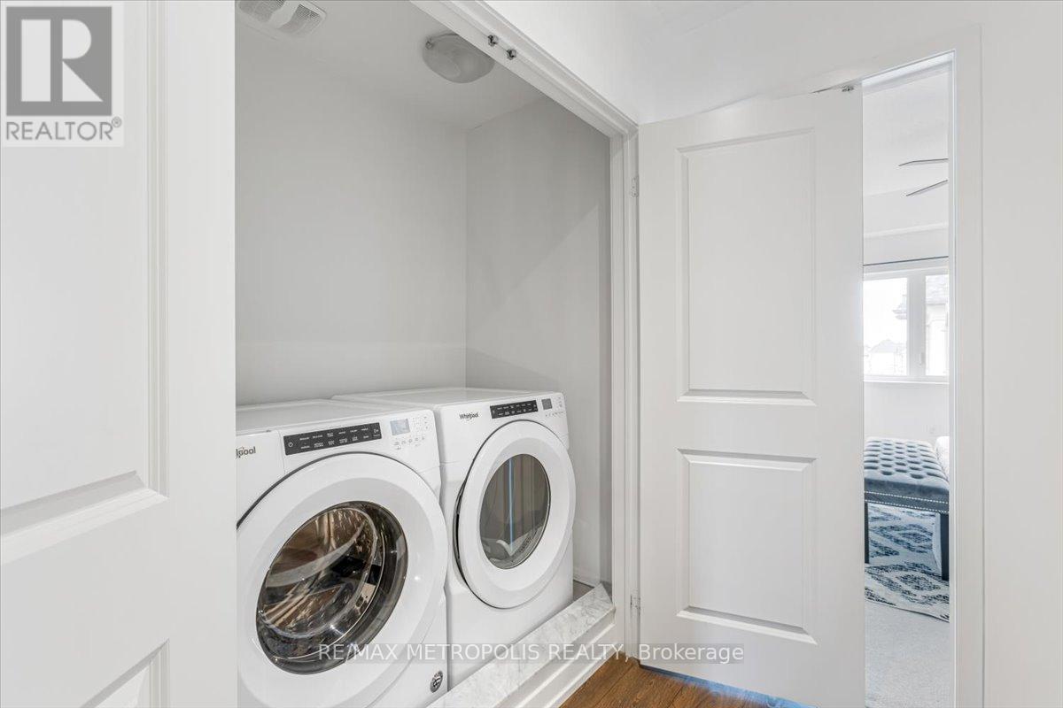 82 Dundonald Trail, Newmarket, Ontario  L3Y 0E3 - Photo 25 - N12538734