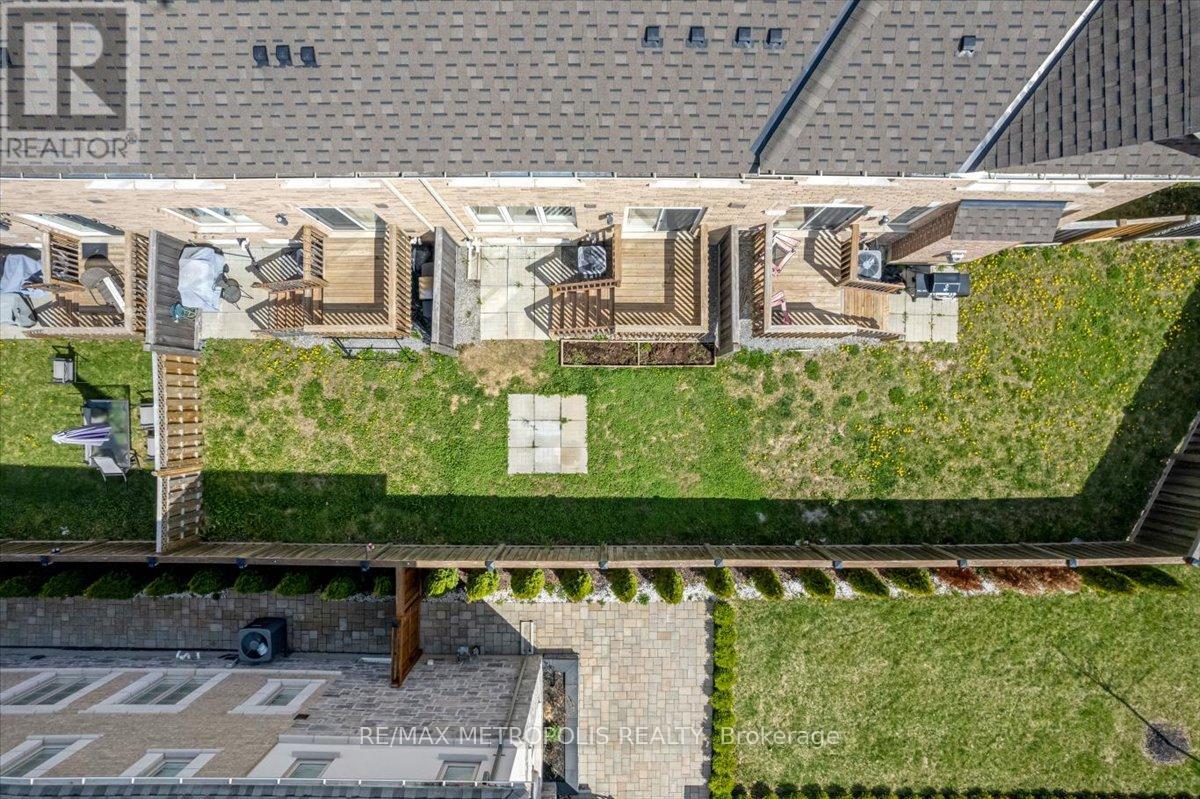 82 Dundonald Trail, Newmarket, Ontario  L3Y 0E3 - Photo 29 - N12538734