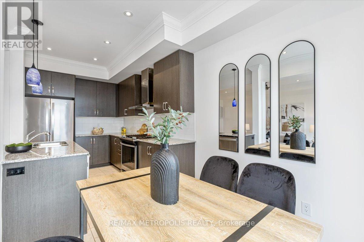 82 Dundonald Trail, Newmarket, Ontario  L3Y 0E3 - Photo 8 - N12538734