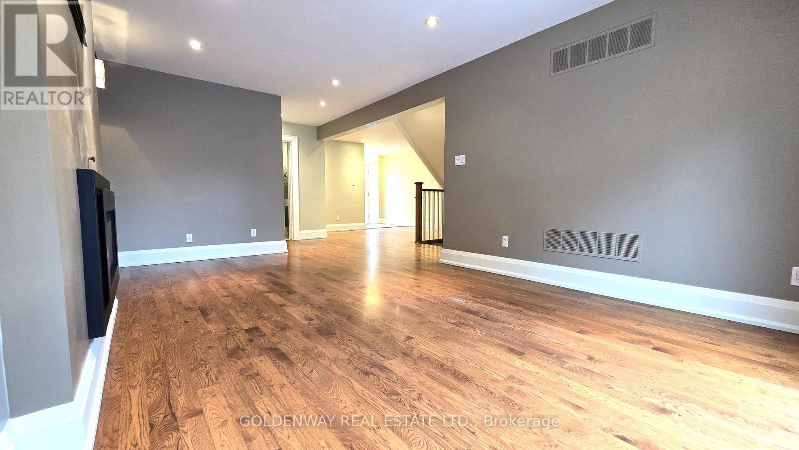 85 Normandale Road, Markham, Ontario  L3R 4J9 - Photo 4 - N12538738