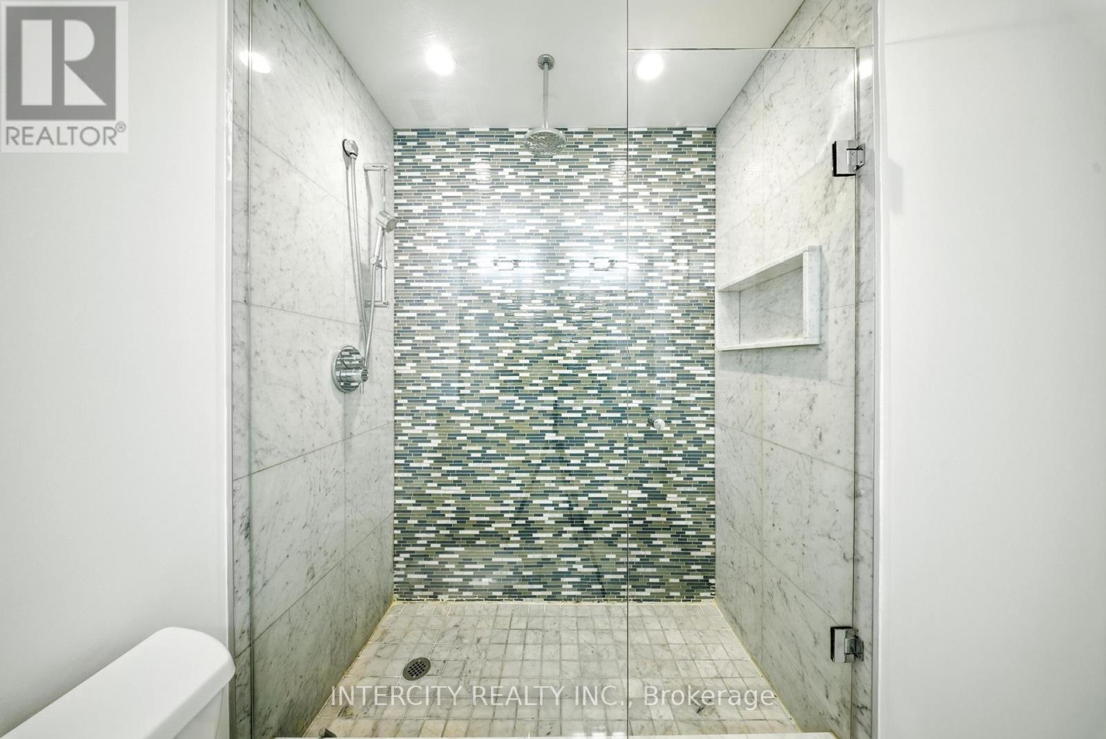 Ph15 - 7608 Yonge Street, Vaughan, Ontario  L4J 0J5 - Photo 15 - N12538754