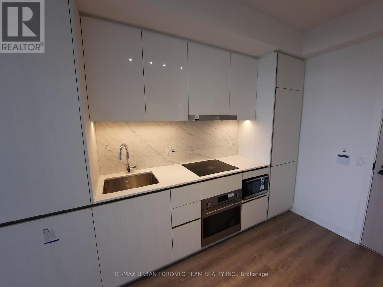 1503 - 8 Interchange Way, Vaughan, Ontario  L4K 5Z7 - Photo 6 - N12538788