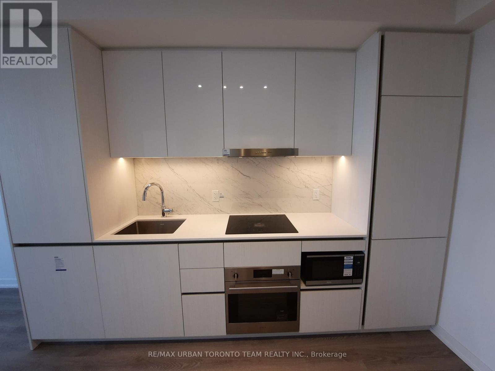 1503 - 8 Interchange Way, Vaughan, Ontario  L4K 5Z7 - Photo 7 - N12538788