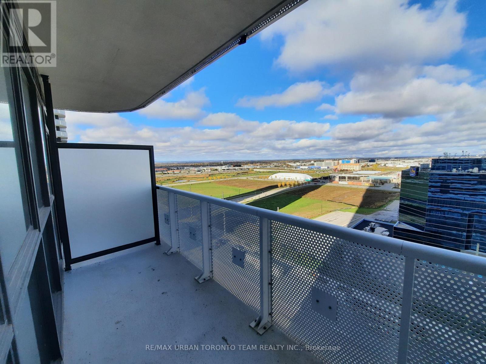 1503 - 8 Interchange Way, Vaughan, Ontario  L4K 5Z7 - Photo 9 - N12538788