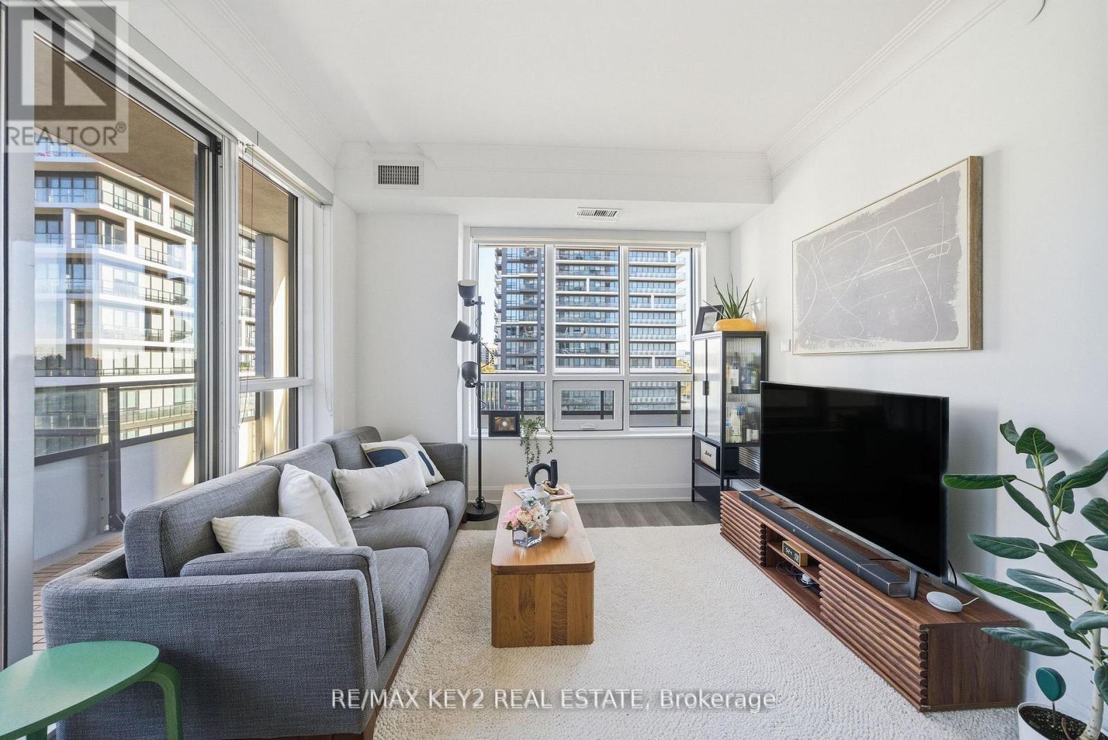 601 - 38 Water Walk Drive, Markham, Ontario  L3R 6M8 - Photo 14 - N12538828