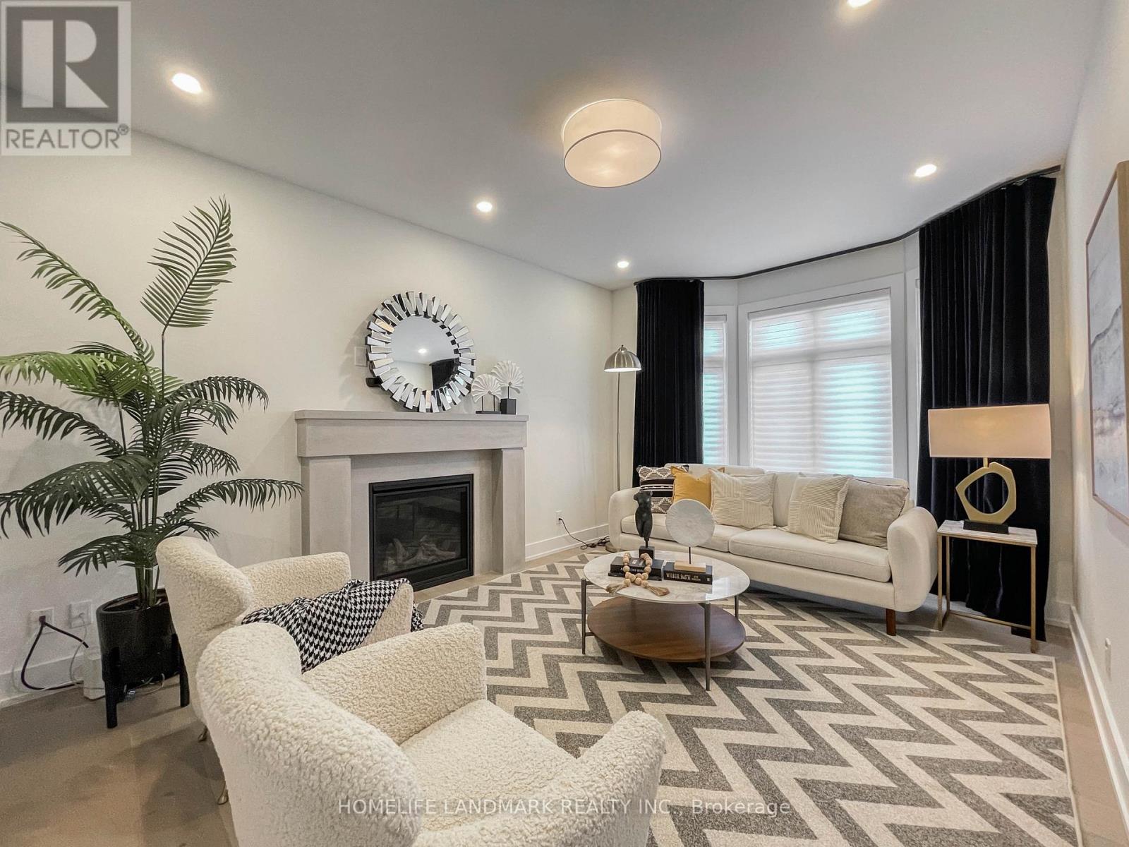 5 Parkstone Road, Markham, Ontario  L6C 3K2 - Photo 2 - N12538832