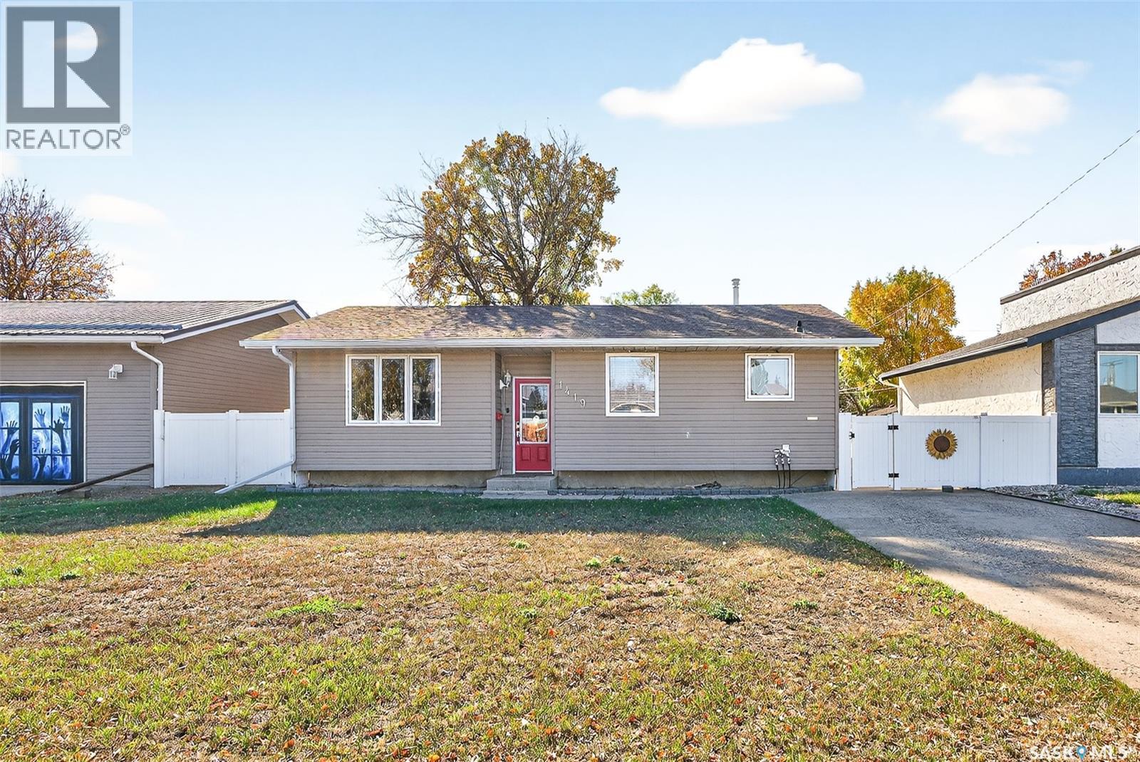 1419 Glendale Street, Moose Jaw, Saskatchewan  S6H 6Z1 - Photo 2 - SK023873