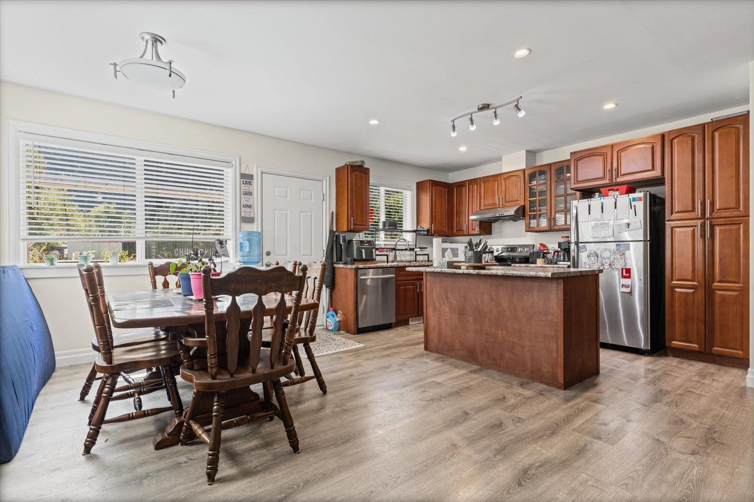 61954 Estell Road, Hope, Hope, British Columbia  V0X 1L2 - Photo 4 - C8073759