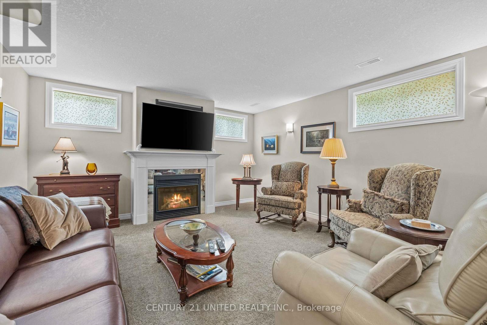 160 - 301 Carnegie Avenue, Peterborough, Ontario K9L 0E9 - Photo 12 - X12538860