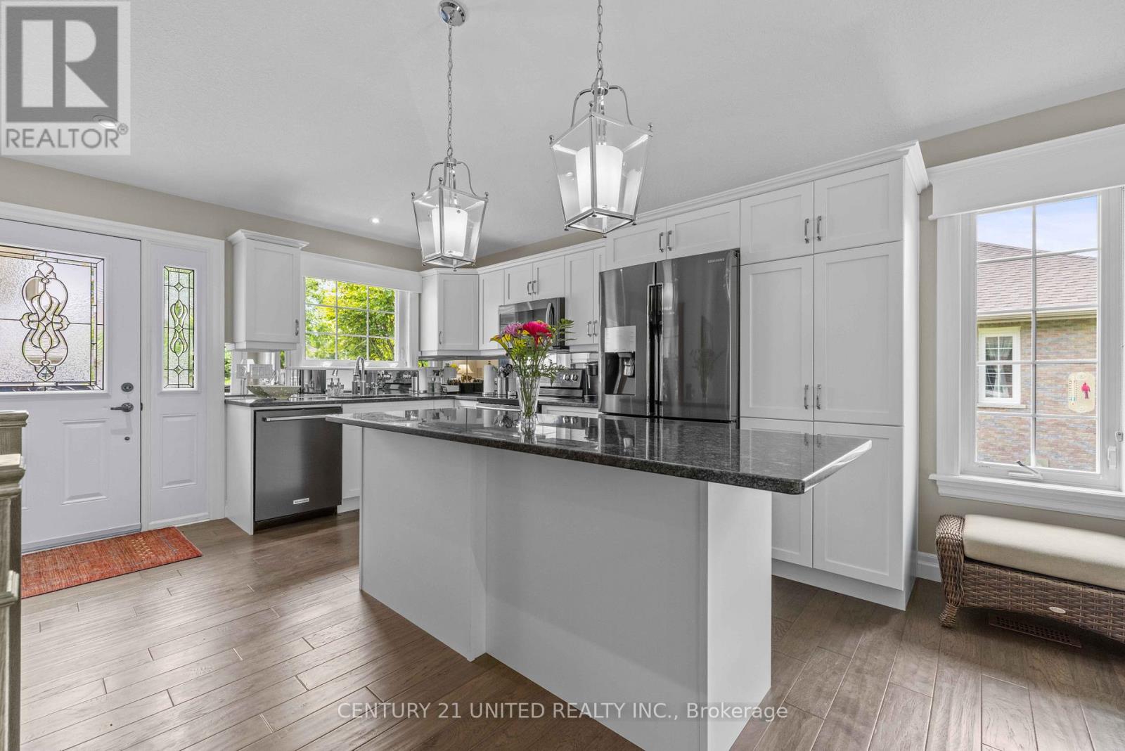 160 - 301 Carnegie Avenue, Peterborough, Ontario K9L 0E9 - Photo 4 - X12538860