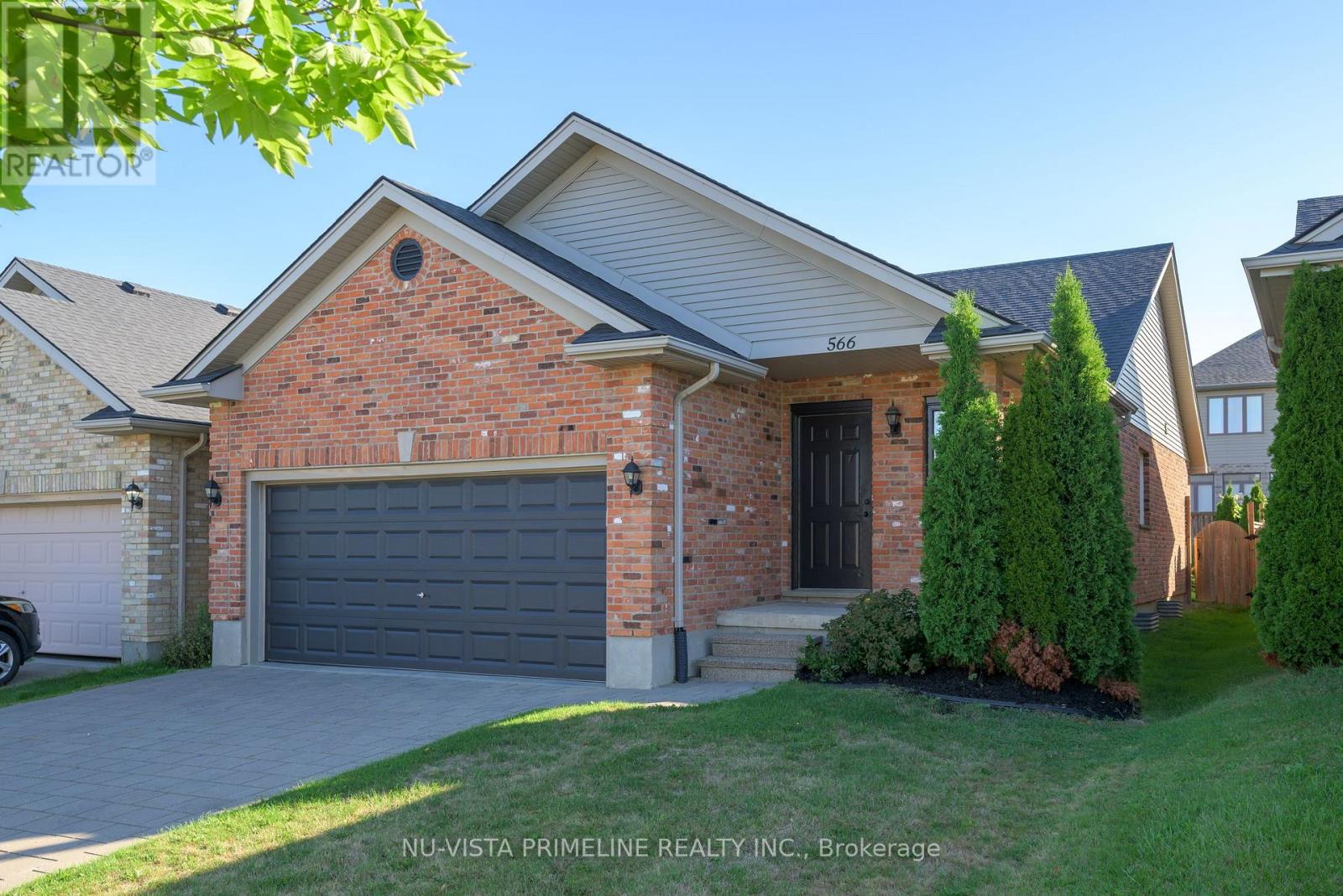 566 Bluebell Road, London North, Ontario  N5X 4L2 - Photo 2 - X12538896