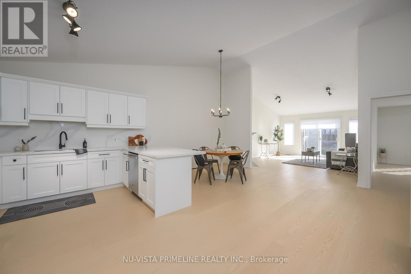 566 Bluebell Road, London North, Ontario  N5X 4L2 - Photo 8 - X12538896