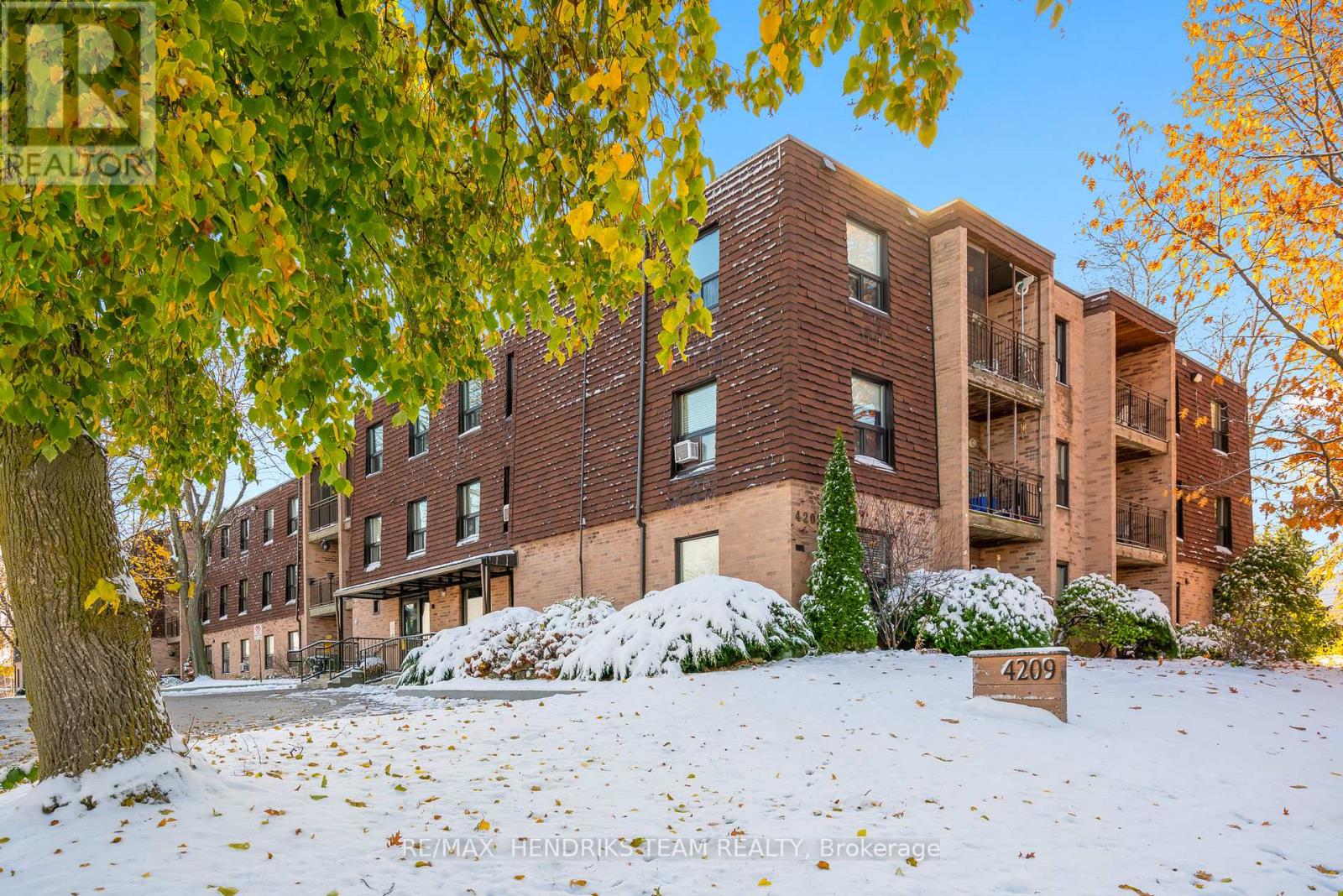 108 - 4209 Hixon Street, Lincoln, Ontario  L0R 1B7 - Photo 2 - X12538708