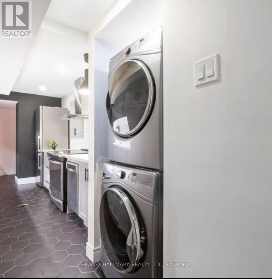 Lower - 23 Wycombe Road, Toronto, Ontario M3M 2W6 - Photo 10 - W12538692