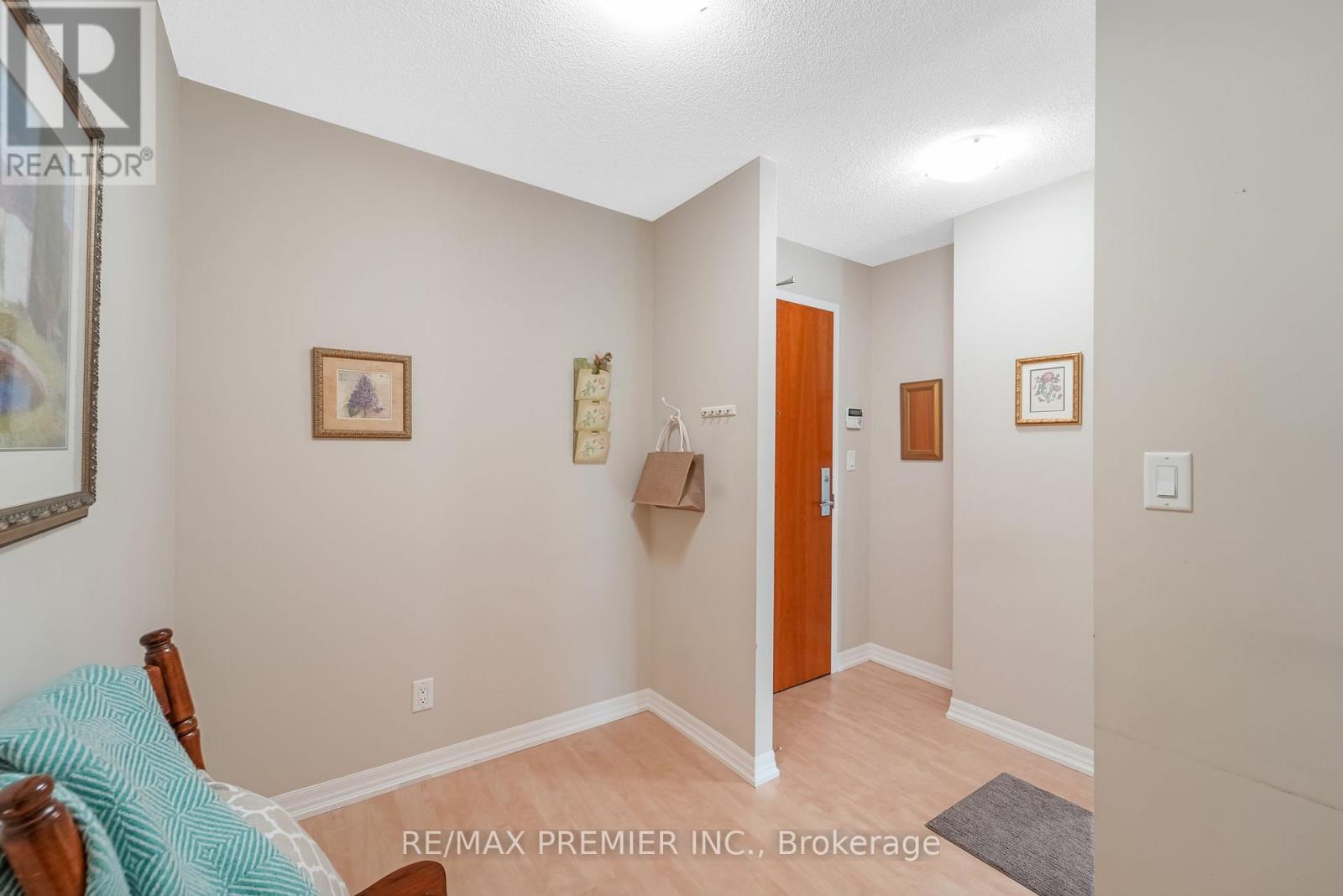 216 - 1403 Royal York Road, Toronto, Ontario  M9P 0A1 - Photo 4 - W12538694