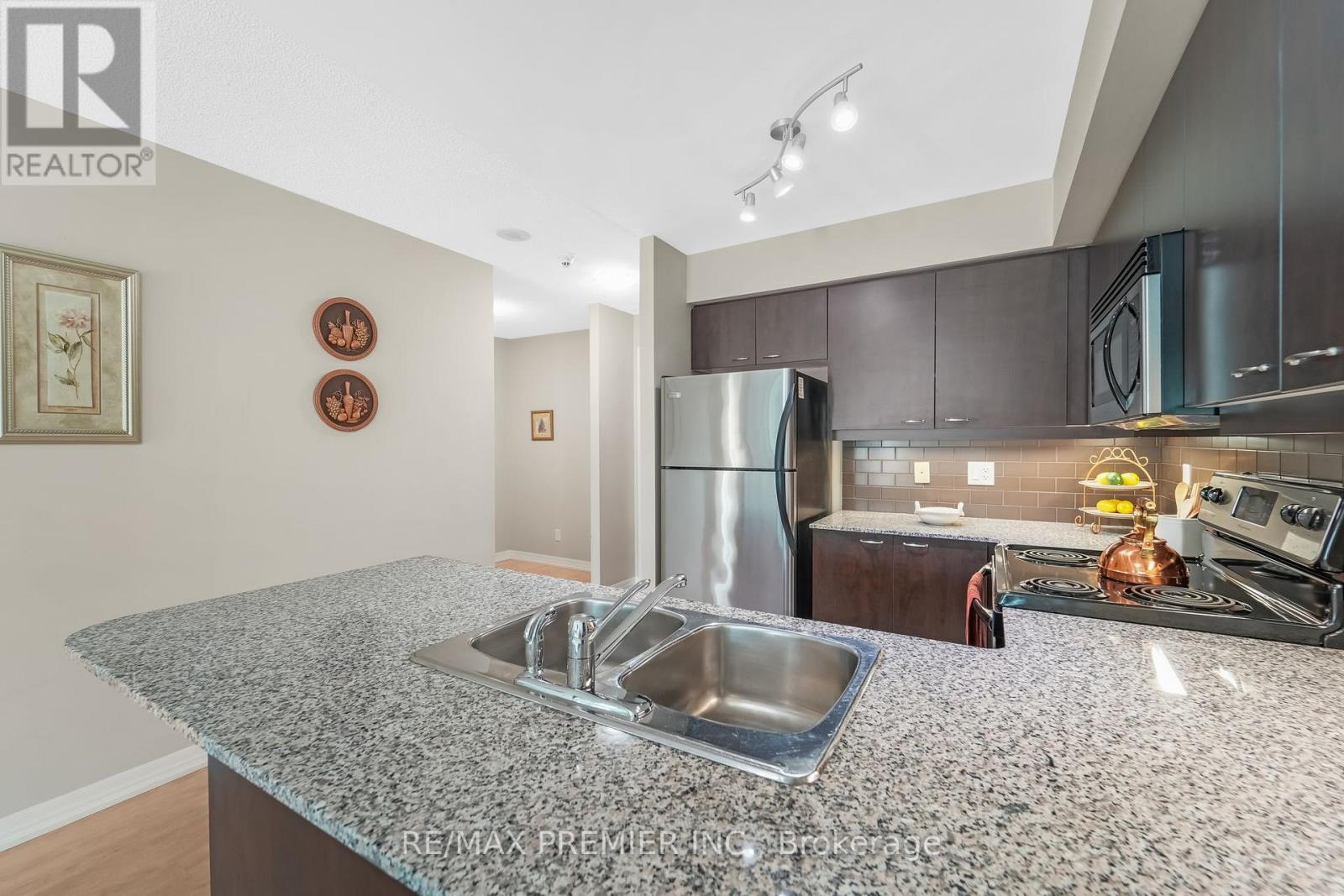 216 - 1403 Royal York Road, Toronto, Ontario  M9P 0A1 - Photo 5 - W12538694